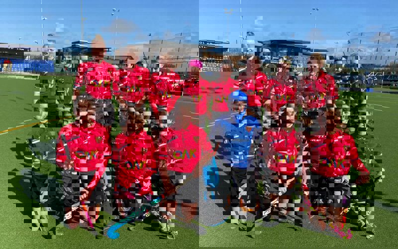 Oak IOM Sponsor U18 Hockey Team