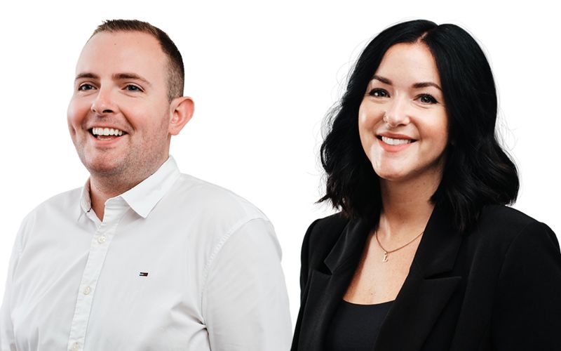 Oak Duo Recognised for Dedication to Client Services